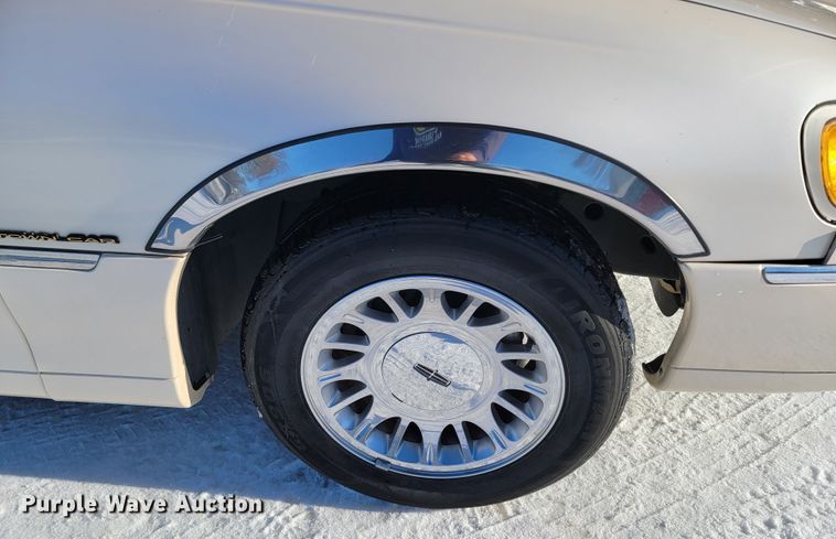 image for item ME9692 1998 Lincoln Town Car