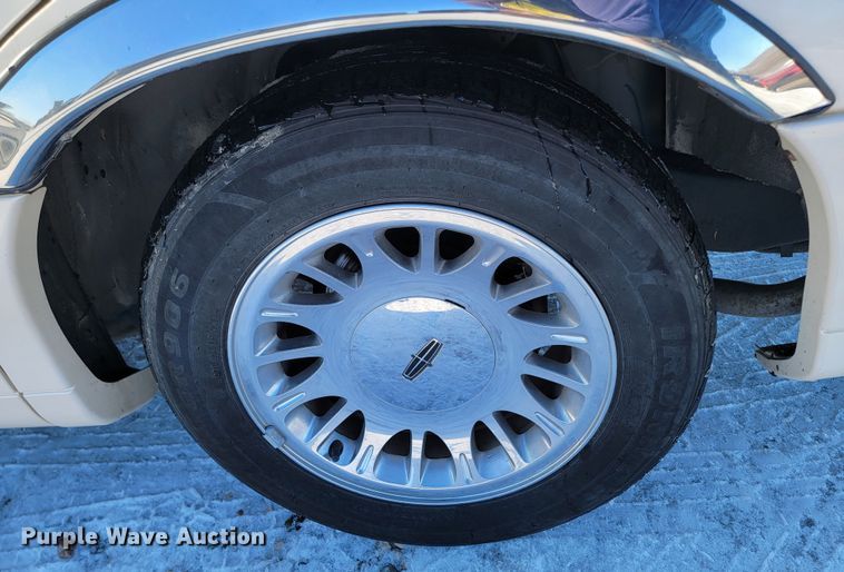 image for item ME9692 1998 Lincoln Town Car