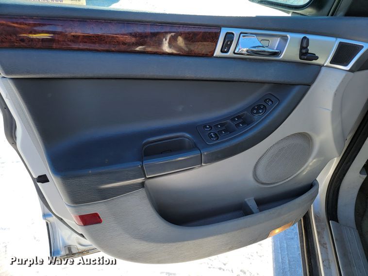 image for item ME9694 2007 Chrysler Pacifica Touring  SUV