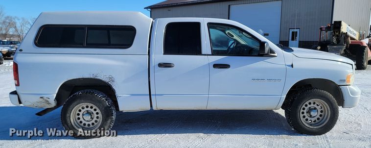 image for item ME9695 2003 Dodge Ram 1500 SLT  Quad Cab pickup truck