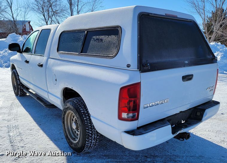 image for item ME9695 2003 Dodge Ram 1500 SLT  Quad Cab pickup truck