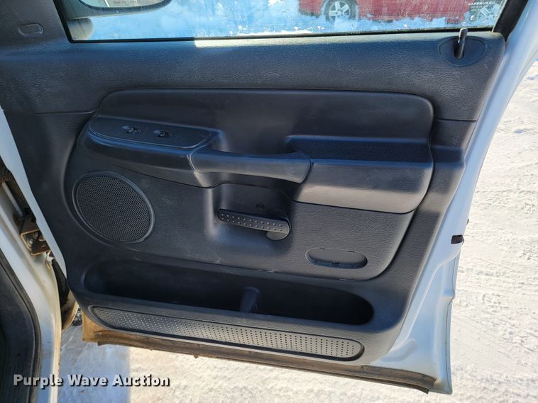 image for item ME9695 2003 Dodge Ram 1500 SLT  Quad Cab pickup truck