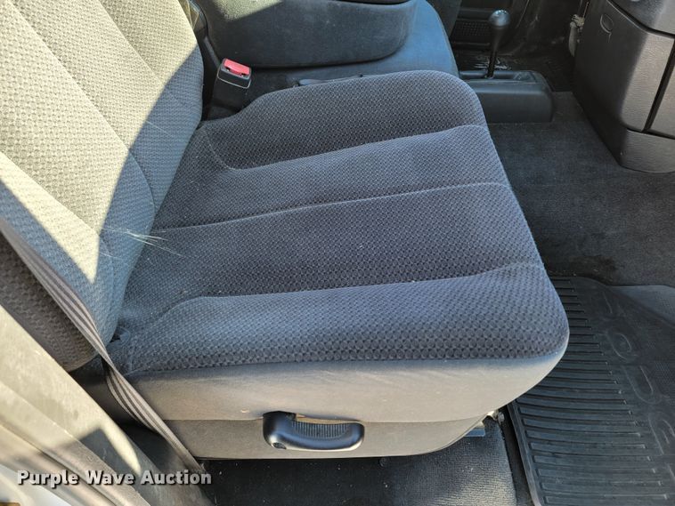 image for item ME9695 2003 Dodge Ram 1500 SLT  Quad Cab pickup truck