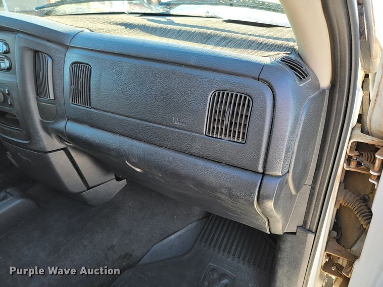 image for item ME9695 2003 Dodge Ram 1500 SLT  Quad Cab pickup truck