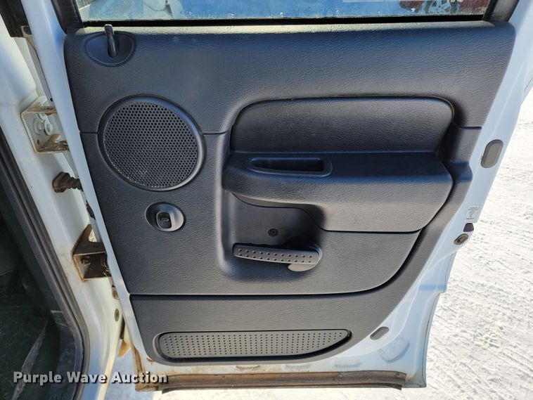 image for item ME9695 2003 Dodge Ram 1500 SLT  Quad Cab pickup truck