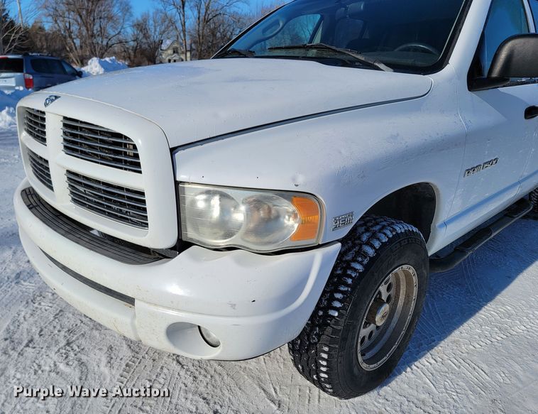 image for item ME9695 2003 Dodge Ram 1500 SLT  Quad Cab pickup truck