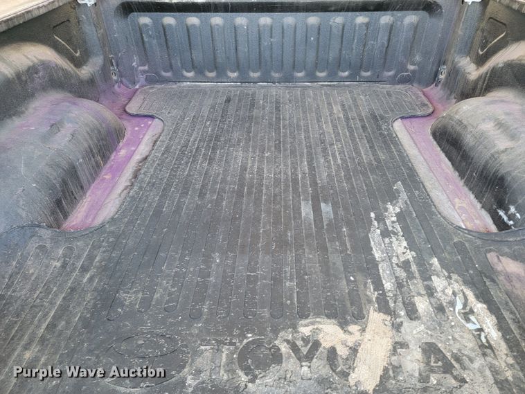 image for item ME9695 2003 Dodge Ram 1500 SLT  Quad Cab pickup truck