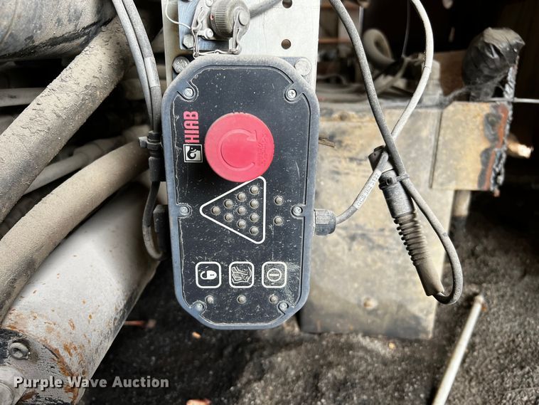 image for item MF9801 2003 Hiab 250-3  crane