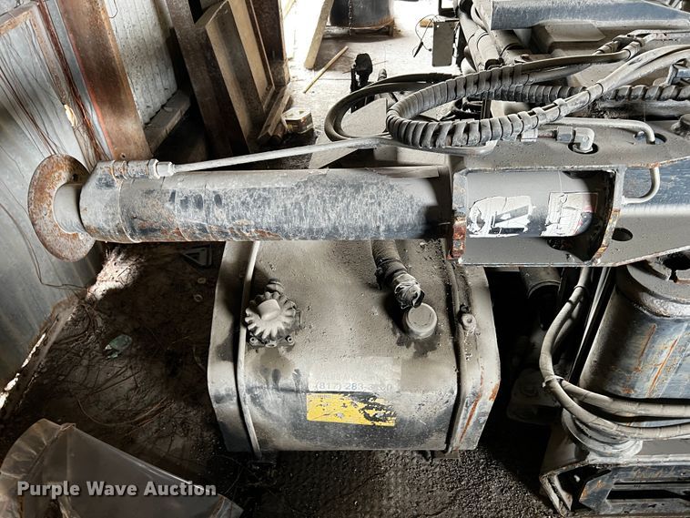 image for item MF9801 2003 Hiab 250-3  crane