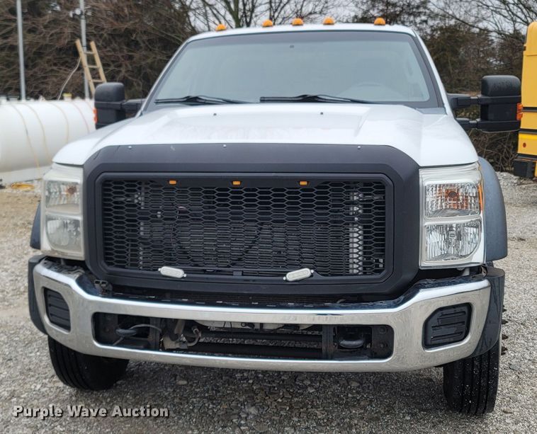 image for item MH9749 2016 Ford F550 Super Duty  truck cab and chassis