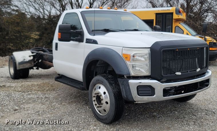 image for item MH9749 2016 Ford F550 Super Duty  truck cab and chassis