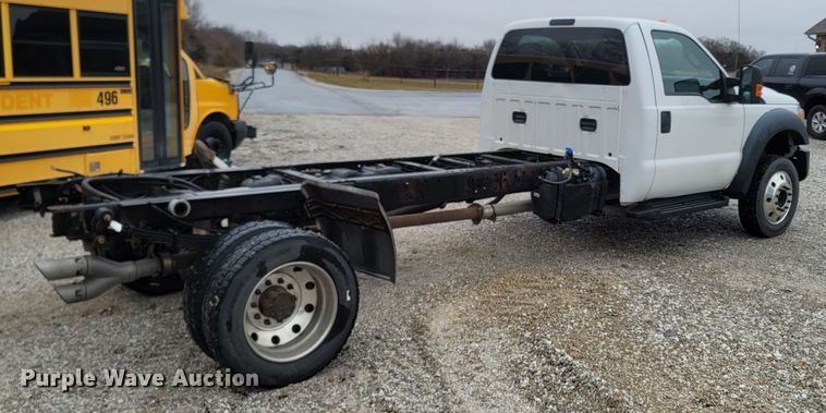 image for item MH9749 2016 Ford F550 Super Duty  truck cab and chassis