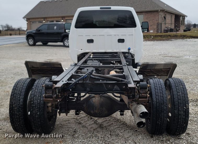 image for item MH9749 2016 Ford F550 Super Duty  truck cab and chassis