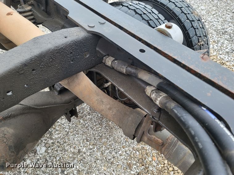 image for item MH9749 2016 Ford F550 Super Duty  truck cab and chassis