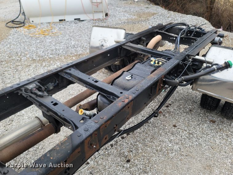 image for item MH9749 2016 Ford F550 Super Duty  truck cab and chassis