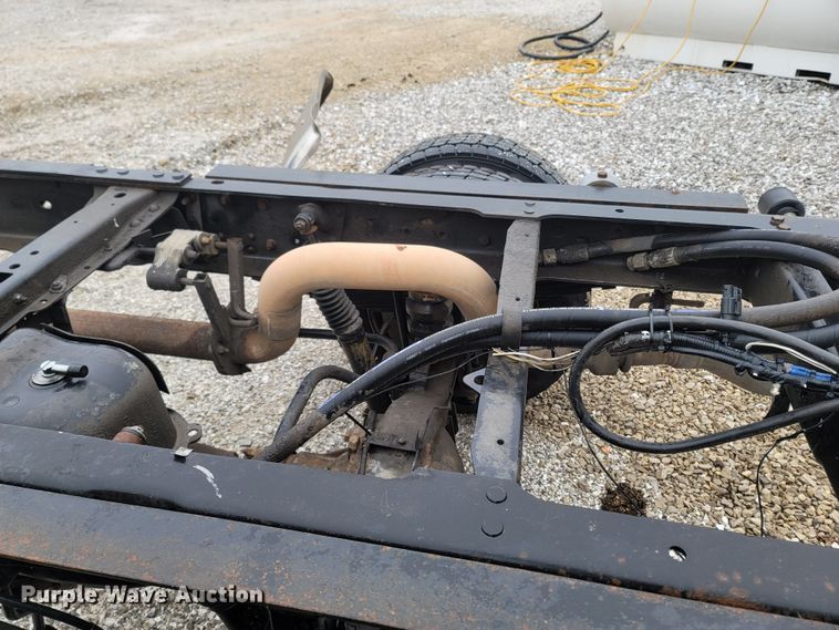 image for item MH9749 2016 Ford F550 Super Duty  truck cab and chassis