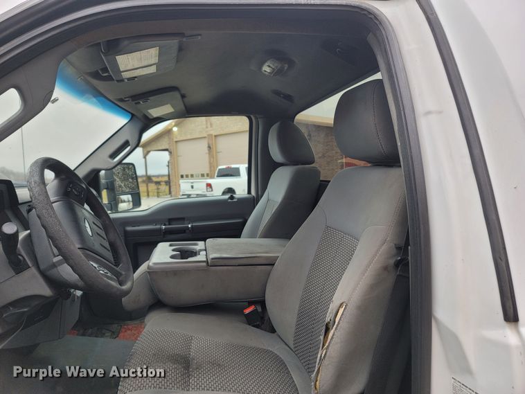 image for item MH9749 2016 Ford F550 Super Duty  truck cab and chassis