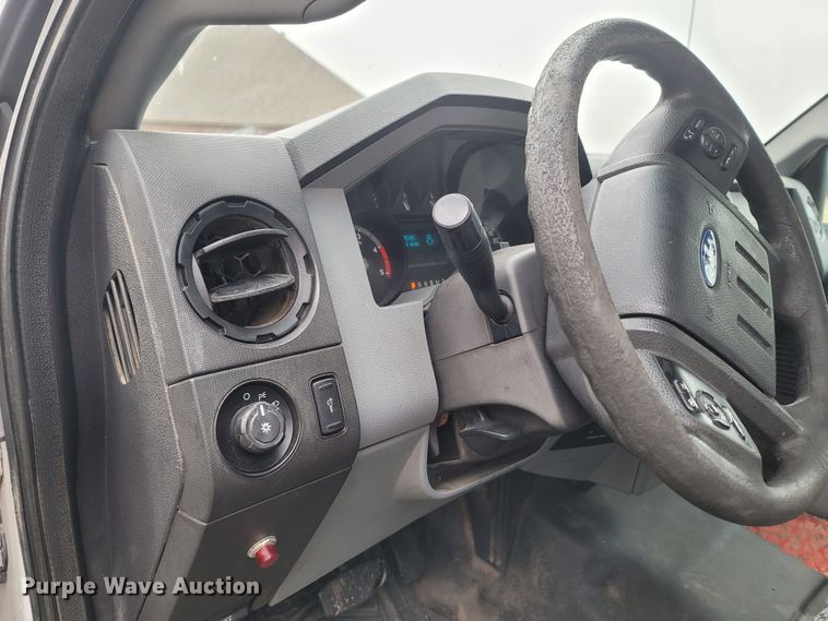 image for item MH9749 2016 Ford F550 Super Duty  truck cab and chassis