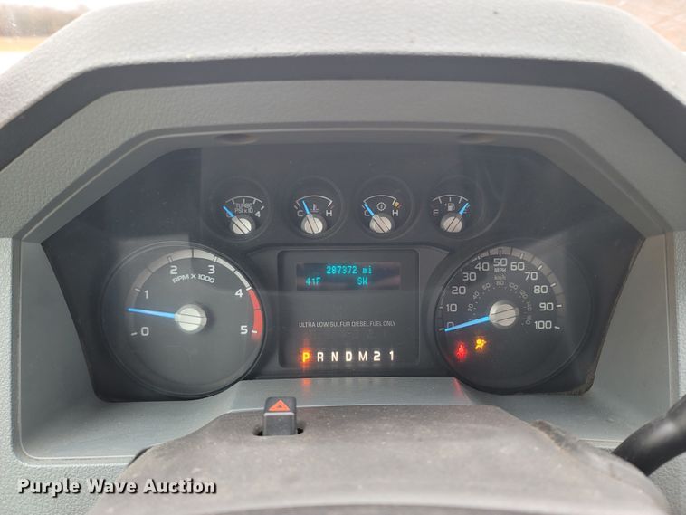 image for item MH9749 2016 Ford F550 Super Duty  truck cab and chassis