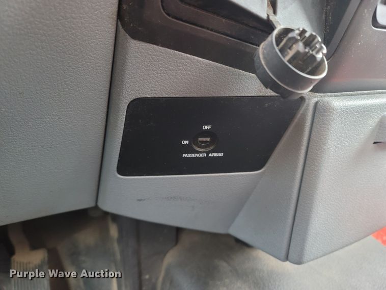 image for item MH9749 2016 Ford F550 Super Duty  truck cab and chassis