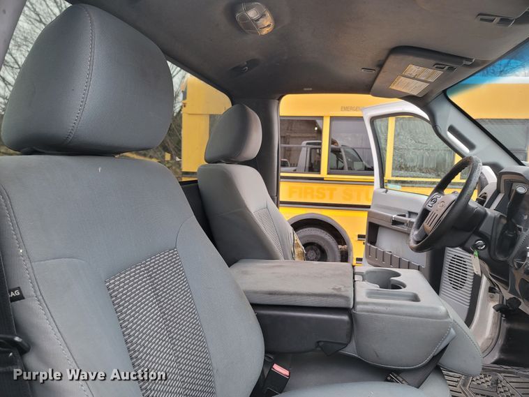 image for item MH9749 2016 Ford F550 Super Duty  truck cab and chassis