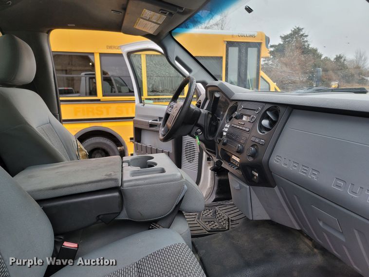 image for item MH9749 2016 Ford F550 Super Duty  truck cab and chassis