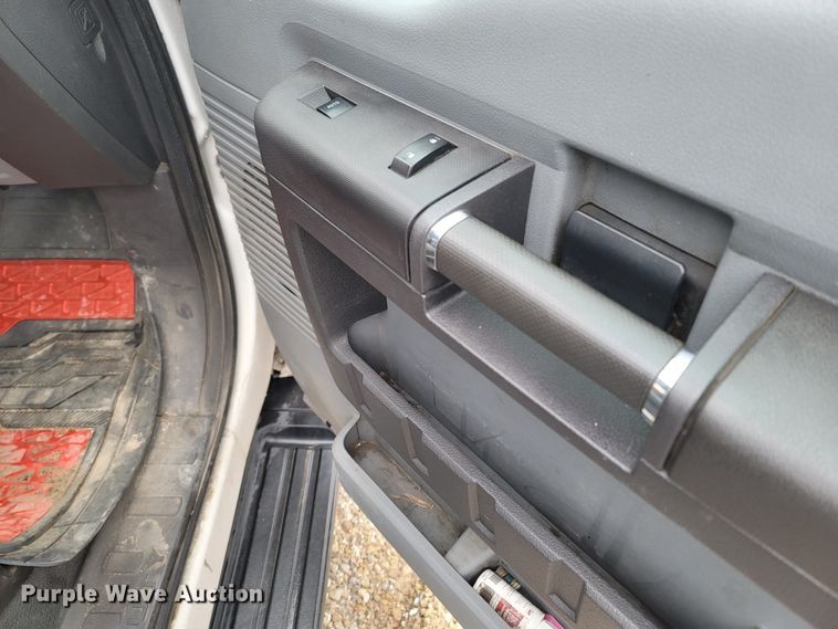 image for item MH9749 2016 Ford F550 Super Duty  truck cab and chassis