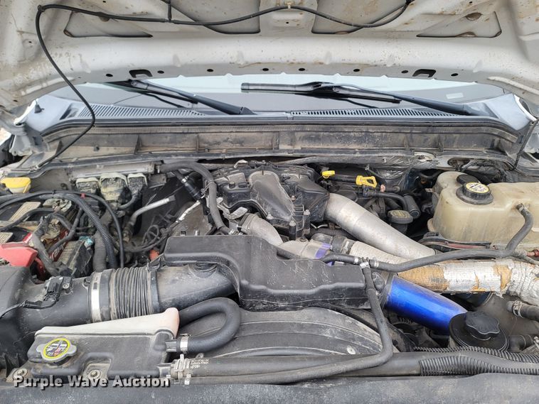 image for item MH9749 2016 Ford F550 Super Duty  truck cab and chassis