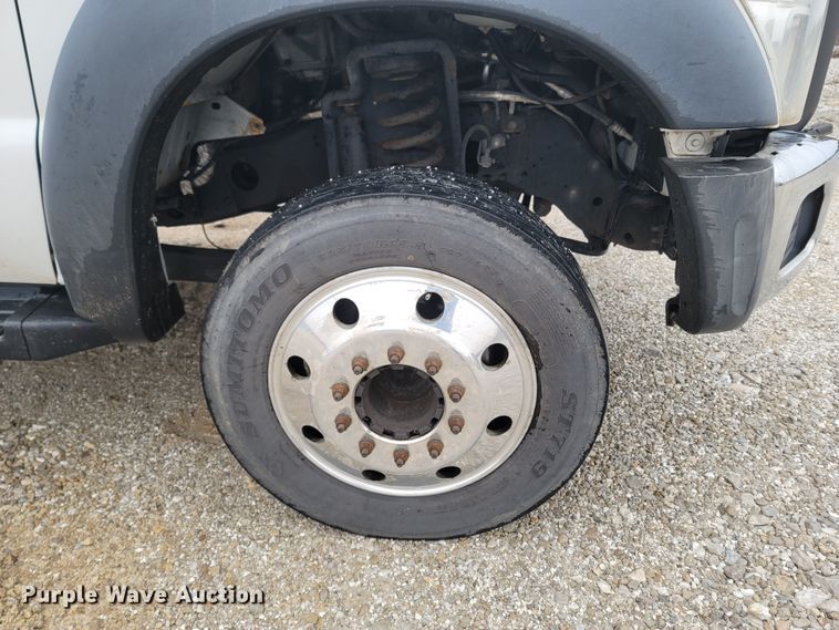 image for item MH9749 2016 Ford F550 Super Duty  truck cab and chassis