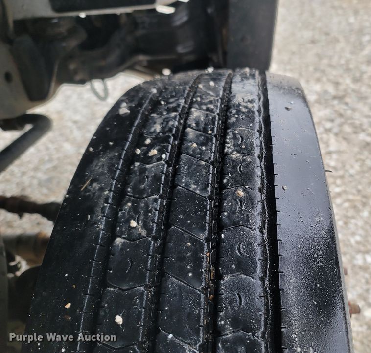 image for item MH9749 2016 Ford F550 Super Duty  truck cab and chassis