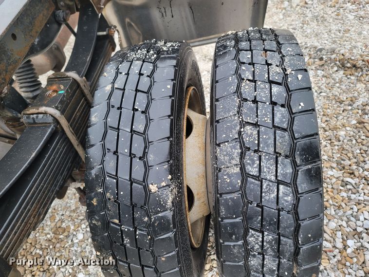 image for item MH9749 2016 Ford F550 Super Duty  truck cab and chassis