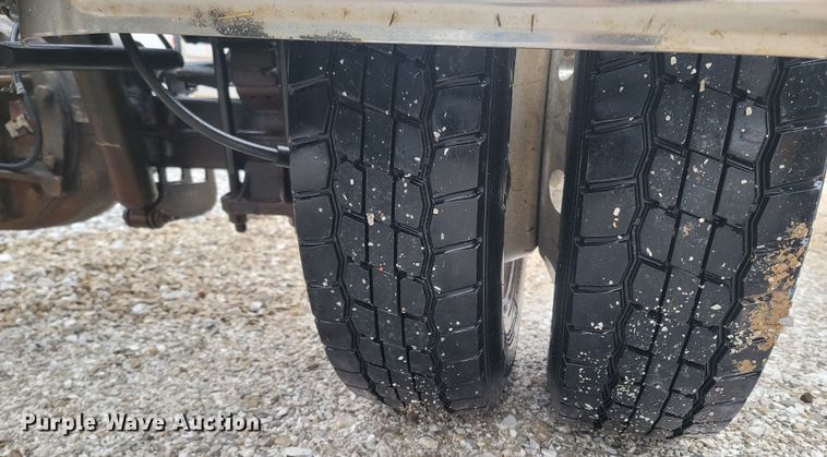 image for item MH9749 2016 Ford F550 Super Duty  truck cab and chassis