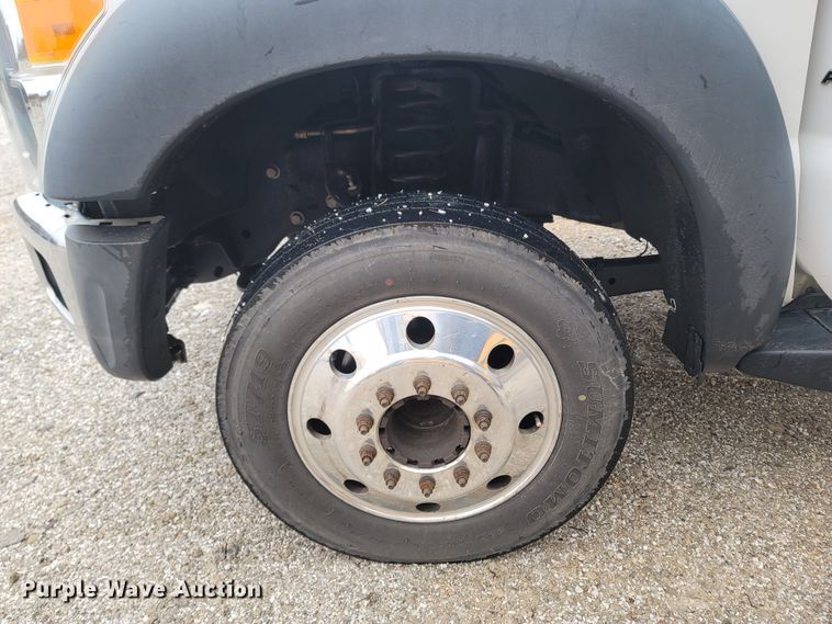 image for item MH9749 2016 Ford F550 Super Duty  truck cab and chassis