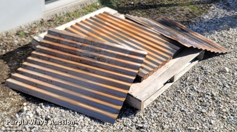 image for item MH9772 (77) sheets of wainscoting corrugated steel
