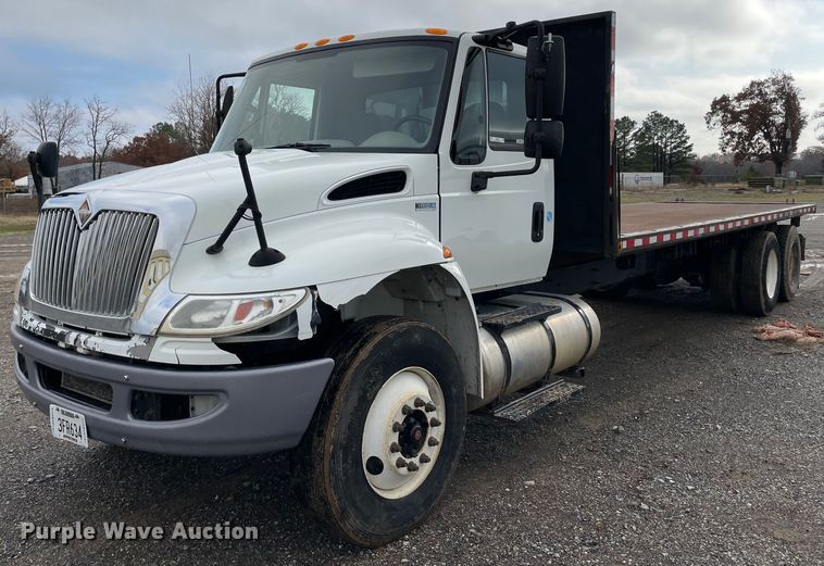 image for item MI9633 2015 International 4400  flatbed truck
