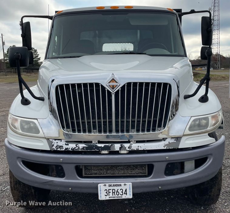 image for item MI9633 2015 International 4400  flatbed truck