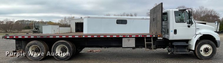 image for item MI9633 2015 International 4400  flatbed truck