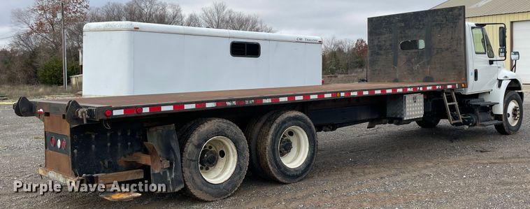 image for item MI9633 2015 International 4400  flatbed truck