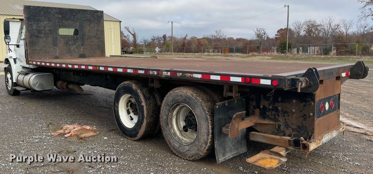 image for item MI9633 2015 International 4400  flatbed truck