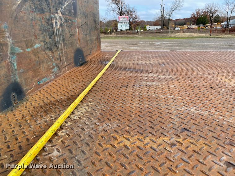 image for item MI9633 2015 International 4400  flatbed truck