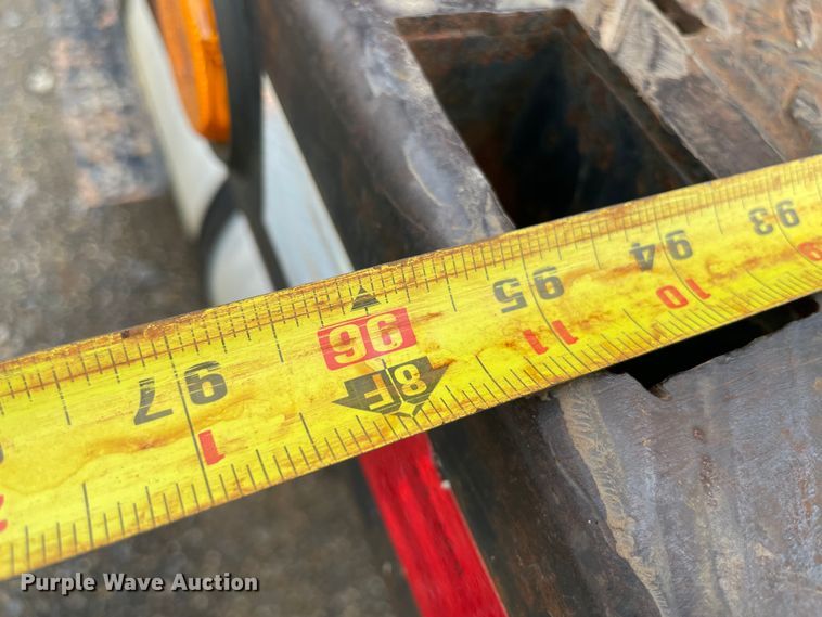 image for item MI9633 2015 International 4400  flatbed truck