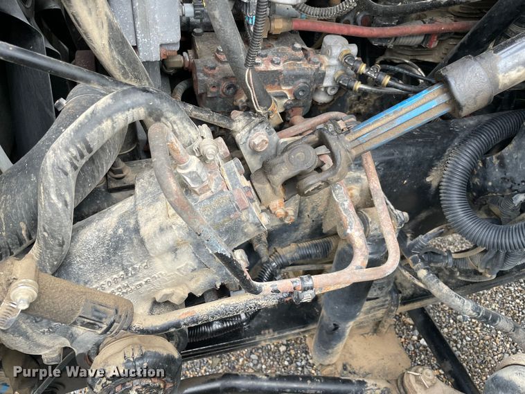 image for item MI9633 2015 International 4400  flatbed truck