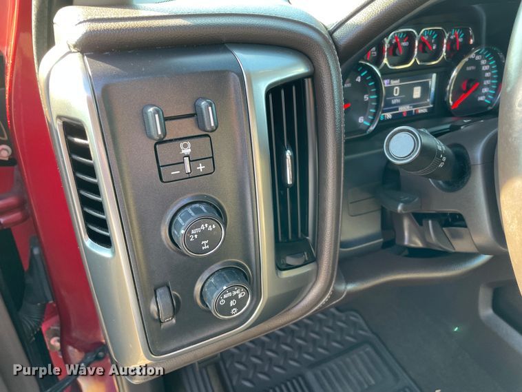 image for item MI9761 2018 Chevrolet Silverado 1500 LTZ  Crew Cab pickup truck