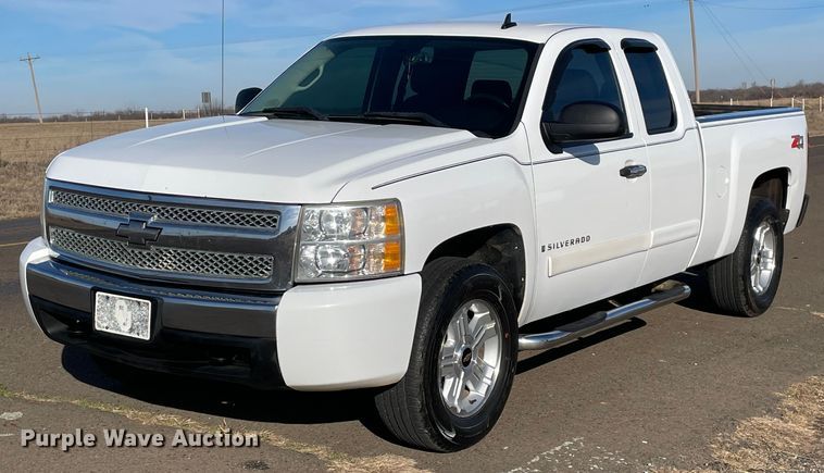 image for item MI9762 2008 Chevrolet Silverado 1500  Ext. Cab pickup truck