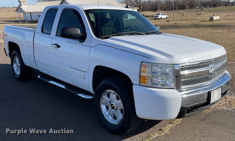image for item MI9762 2008 Chevrolet Silverado 1500  Ext. Cab pickup truck