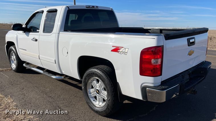 image for item MI9762 2008 Chevrolet Silverado 1500  Ext. Cab pickup truck