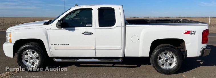 image for item MI9762 2008 Chevrolet Silverado 1500  Ext. Cab pickup truck
