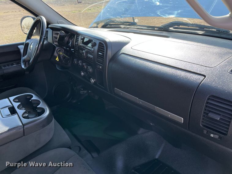 image for item MI9762 2008 Chevrolet Silverado 1500  Ext. Cab pickup truck