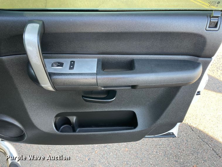 image for item MI9762 2008 Chevrolet Silverado 1500  Ext. Cab pickup truck