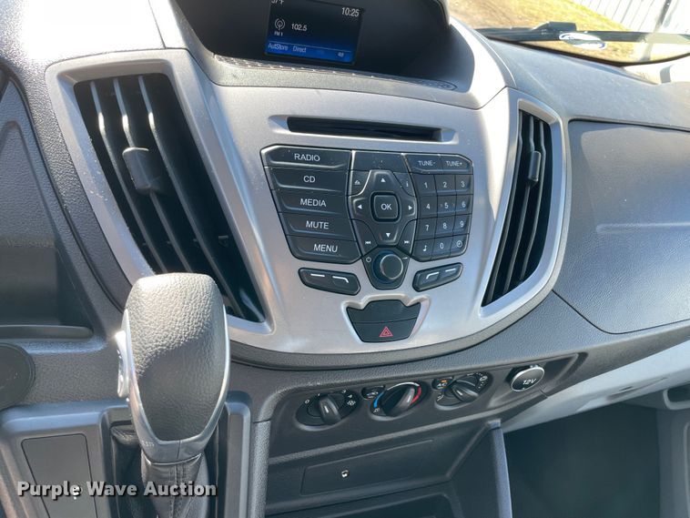 image for item MI9772 2019 Ford Transit 350 XLT  van